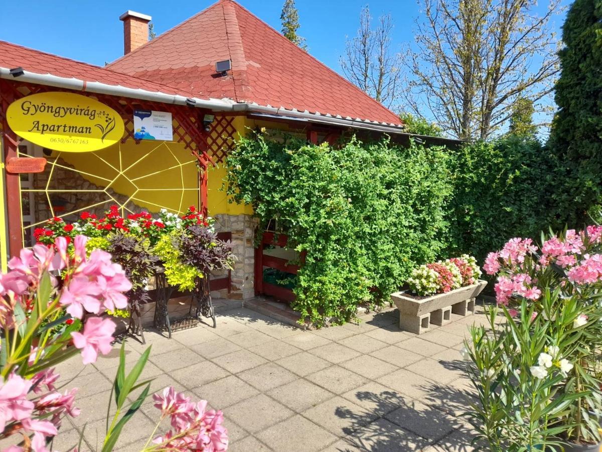 Gyoengyvirag Apartment Romhány Екстериор снимка