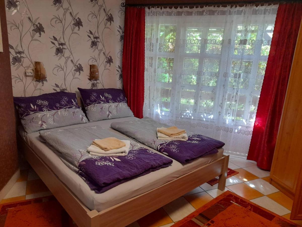 Gyoengyvirag Apartment Romhány Екстериор снимка